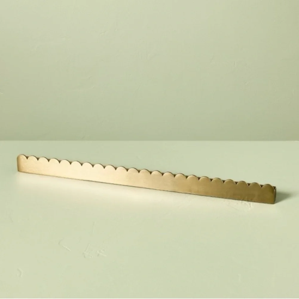 Title 


22" Scalloped Metal Christmas Card Holder - Picture 6 of 6